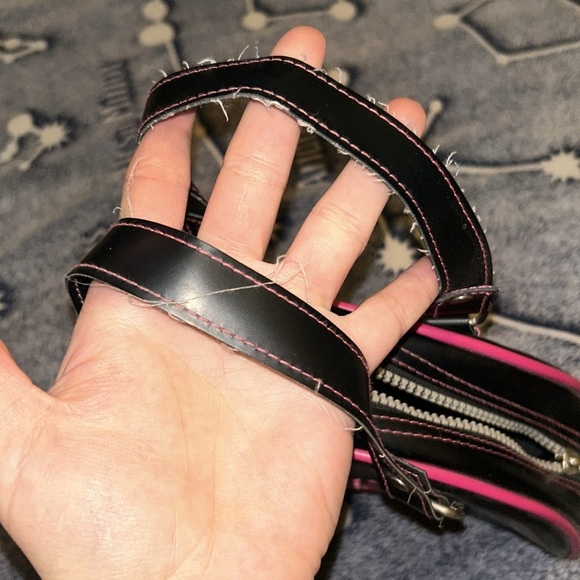 RARE VON DUTCH PINK & BLACK MINI BOWLING BAG - Picture 9 of 9